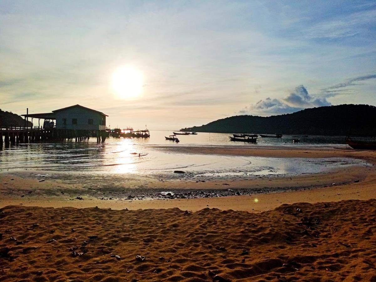 The Azure - M'Pai Bay Hotel Ко Ронг Санлоем Екстериор снимка