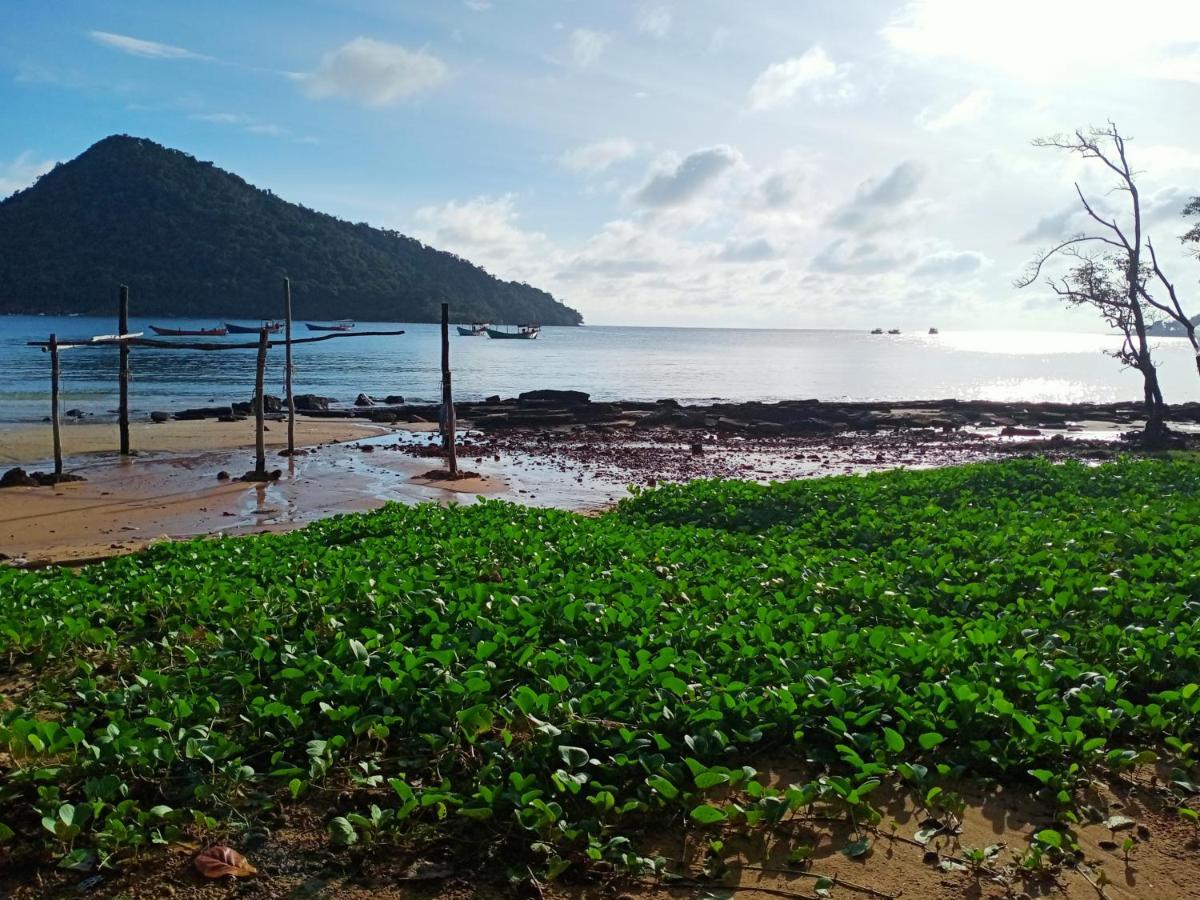 The Azure - M'Pai Bay Hotel Ко Ронг Санлоем Екстериор снимка